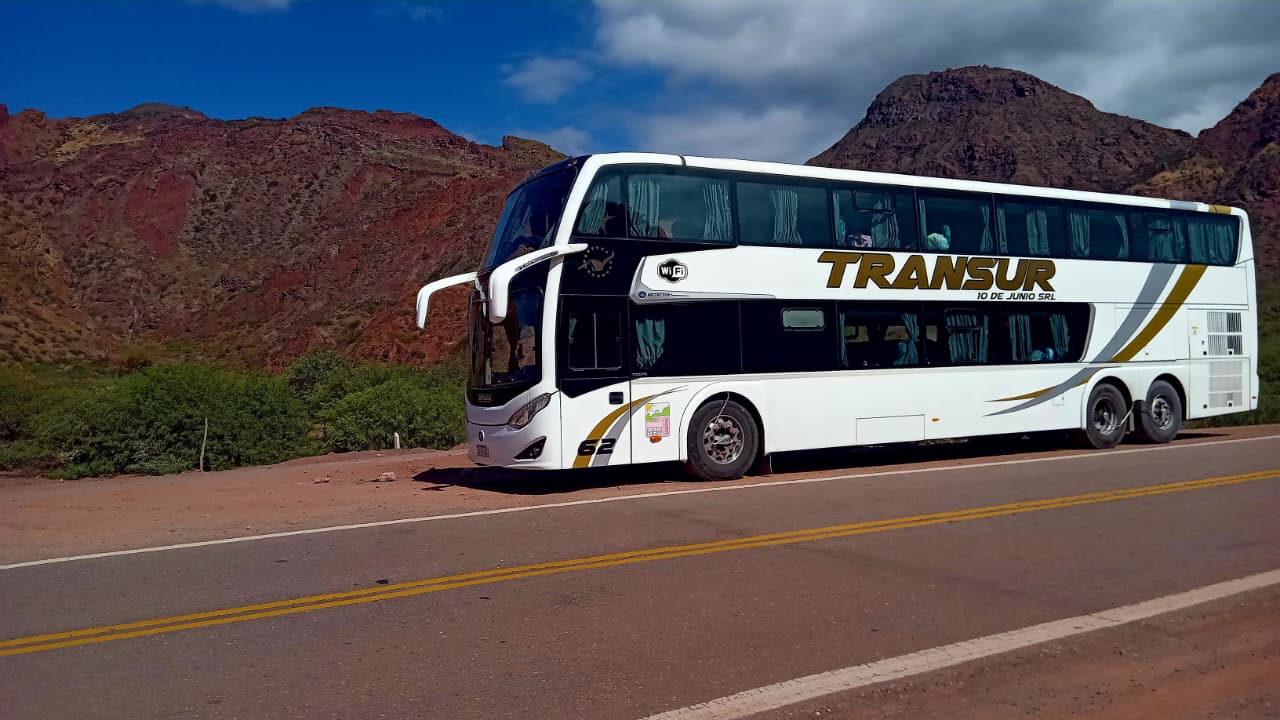 Bus en paisaje